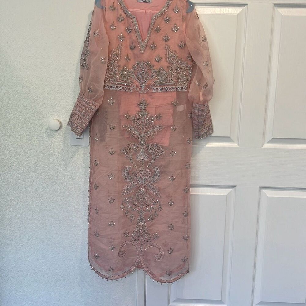 Women’s Indian suit - Medium